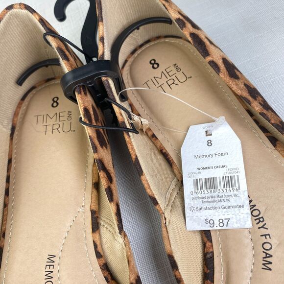 Time And Tru Women's LEOPARD PRINT Pointed Toe FLATS! Memory Foam Shoes 8 - Picture 9 of 9